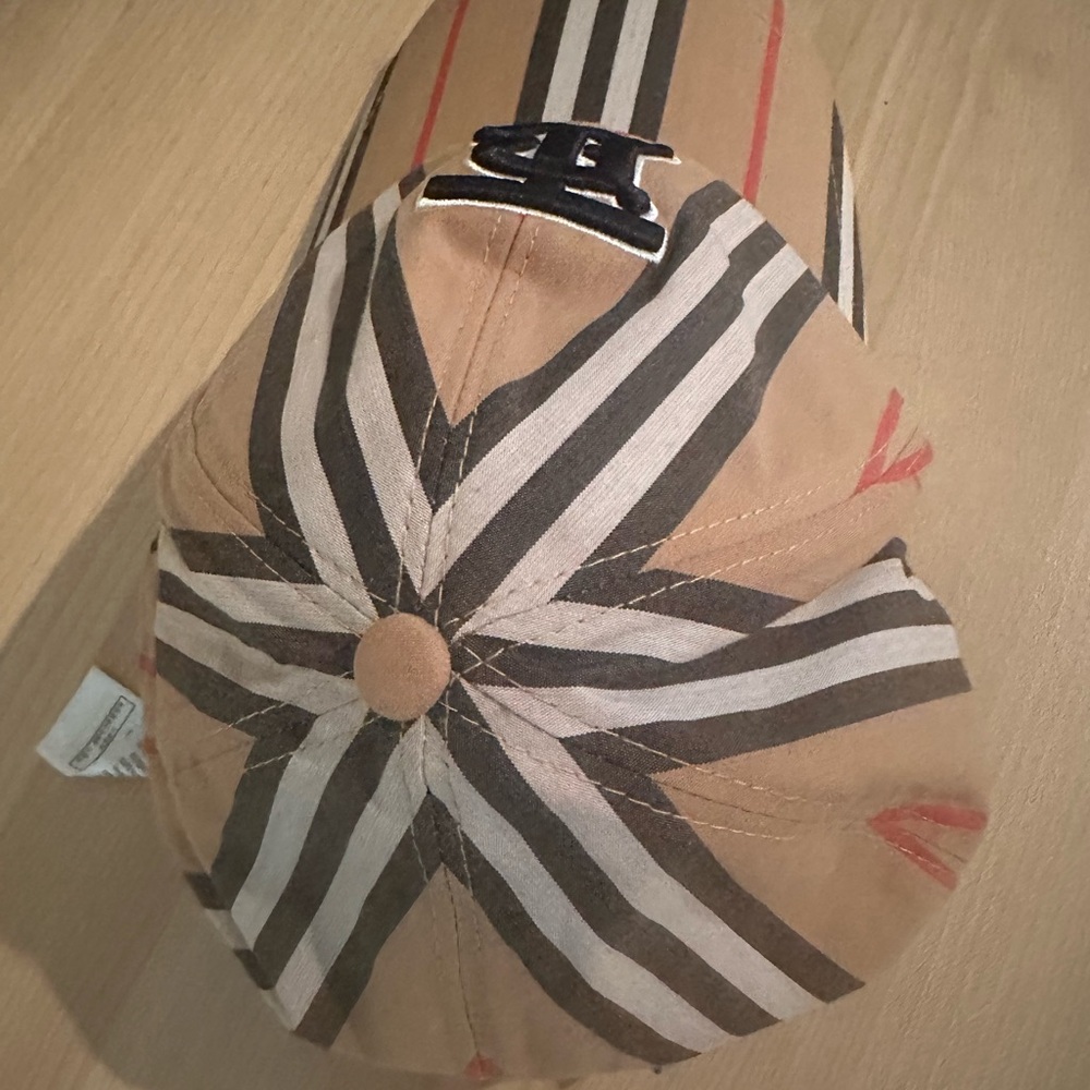 Burberry hat